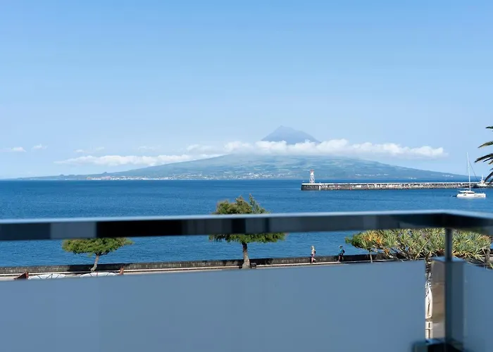 Bay 4* Horta (Azores)