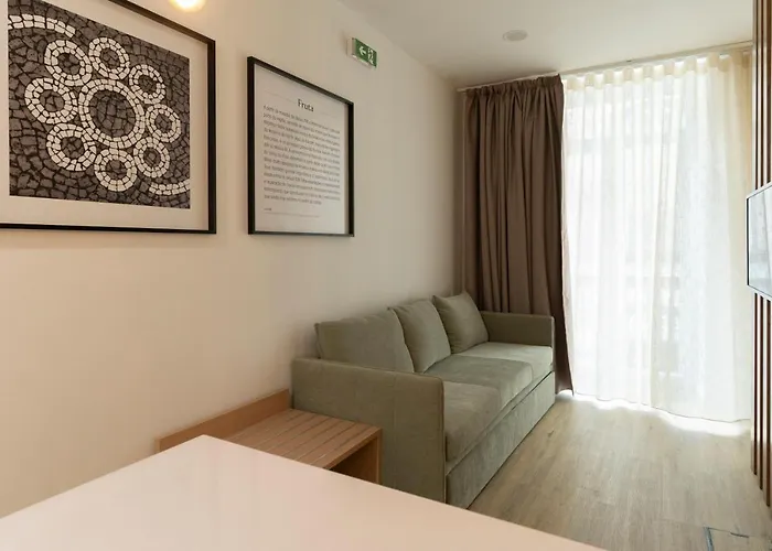 Bay Aparthotel 4*