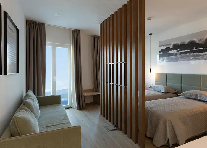 Bay 4* Horta (Azores)